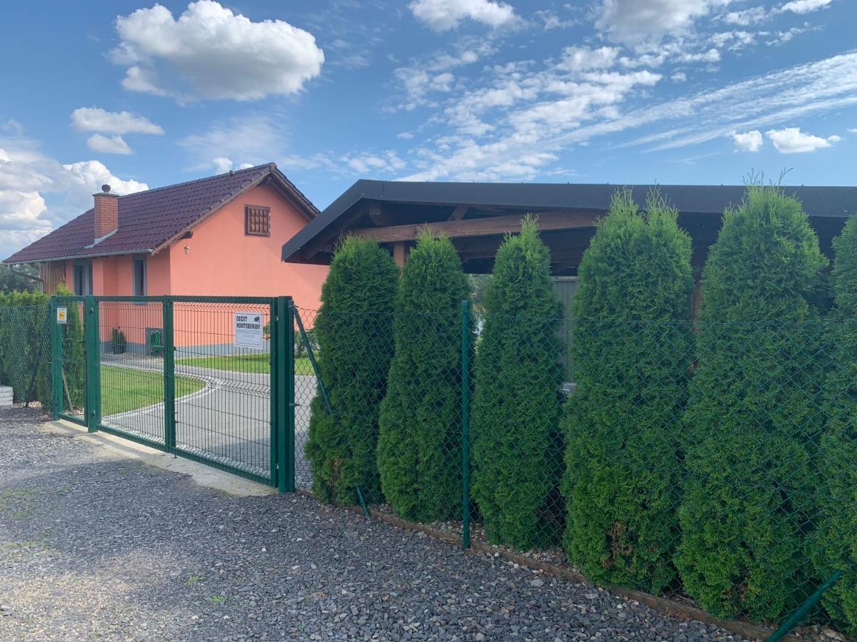 Willa Rozowy Domek Rakowice Male Exterior foto
